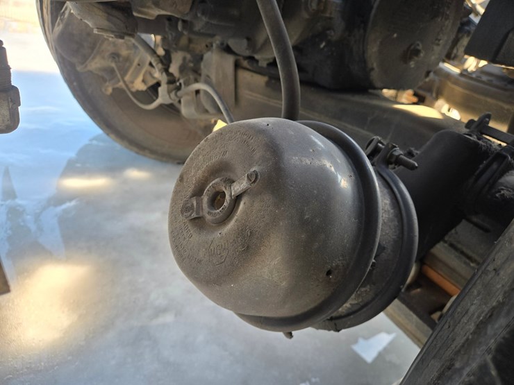 2000-mack-rd688s-image-39