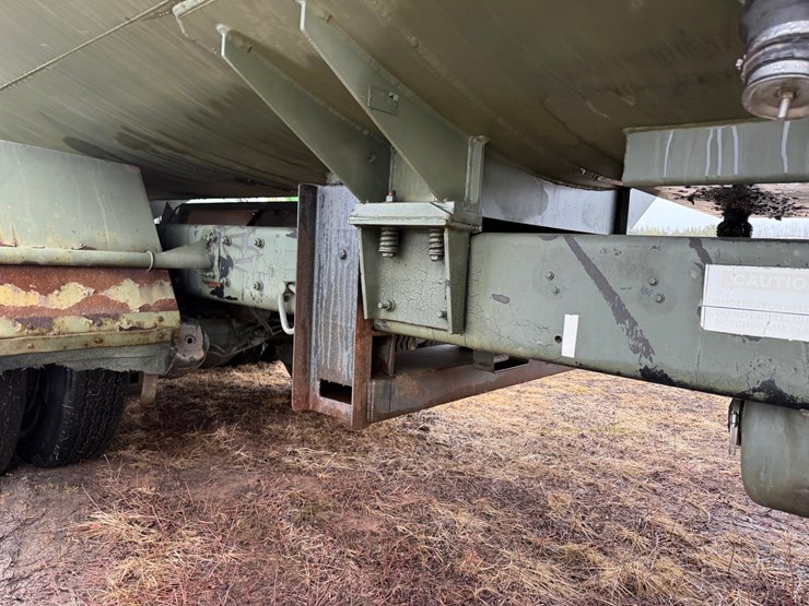 1984-mack-dm492s-image-60