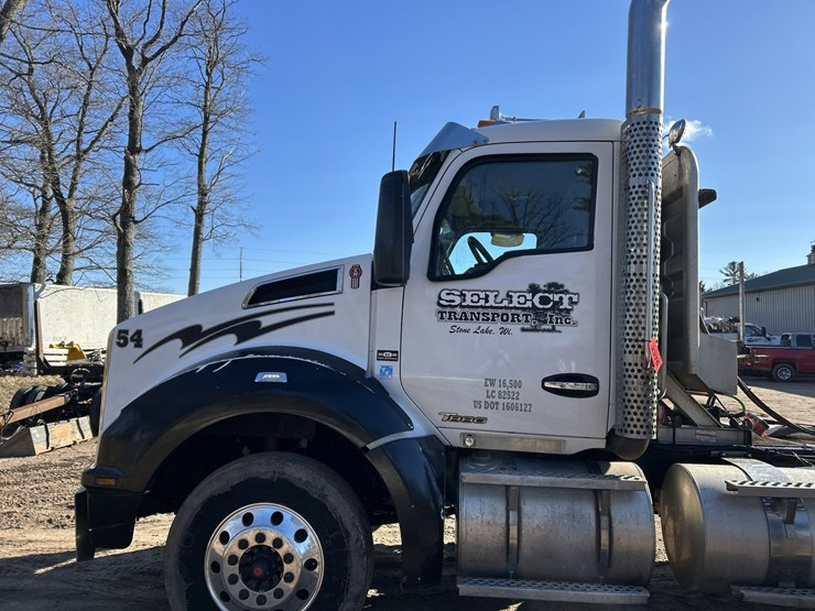 2020-kenworth-t880-image-12