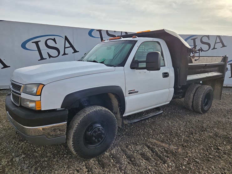 2005-chevrolet-3500-image-1