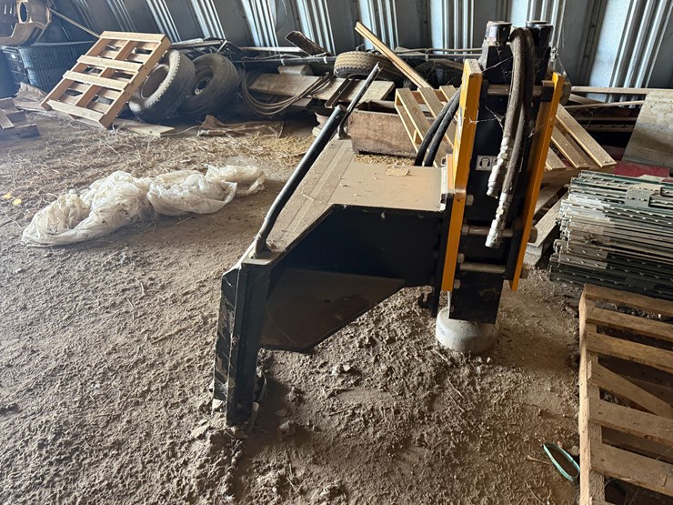 montana-1000e-post-driver-image-3