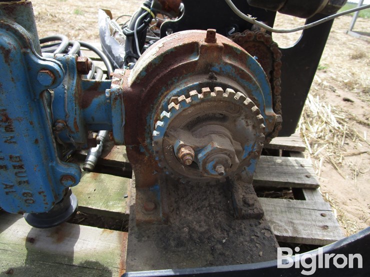 john-blue-hydraulic-fertilizer-attachment-image-14