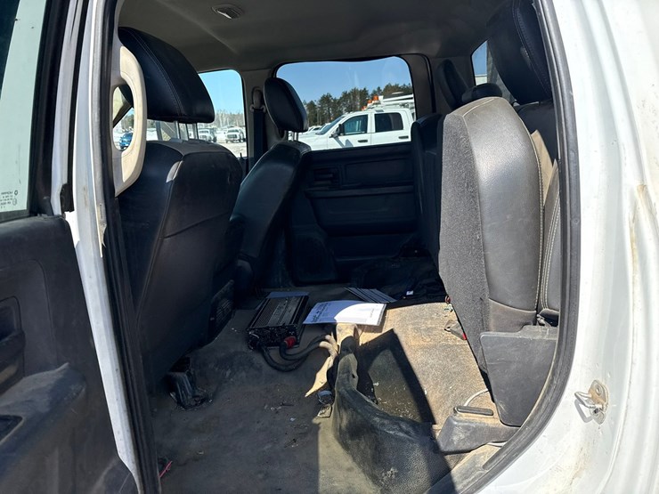 #1065-•-2013-ram-5500-heavy-duty-service-truck-image-21