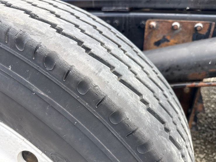 2016-massey-ferguson-8-image-93