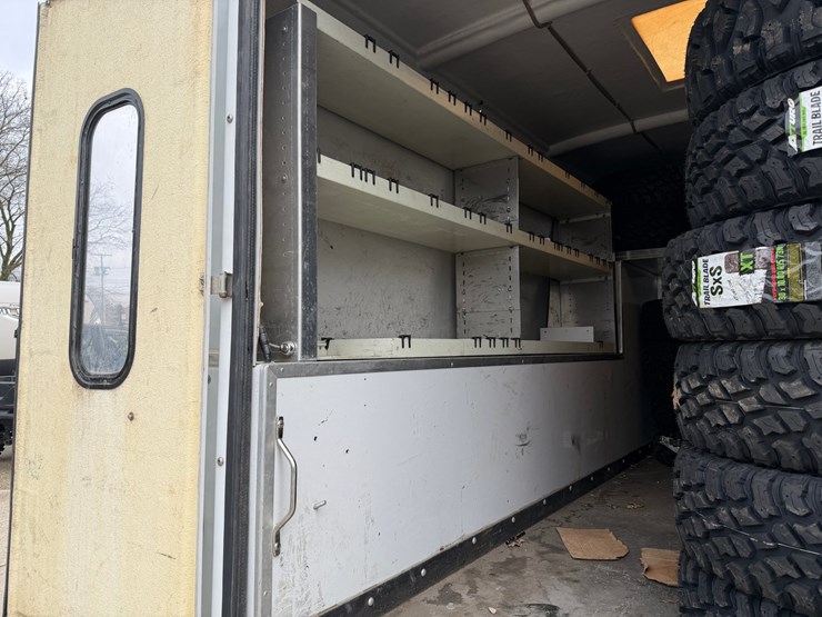 #1048-•-2009-gmc-c5500-specialty-service-truck-image-34