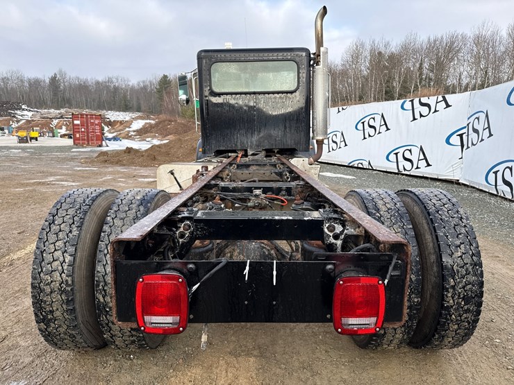 2015-peterbilt-337-image-4