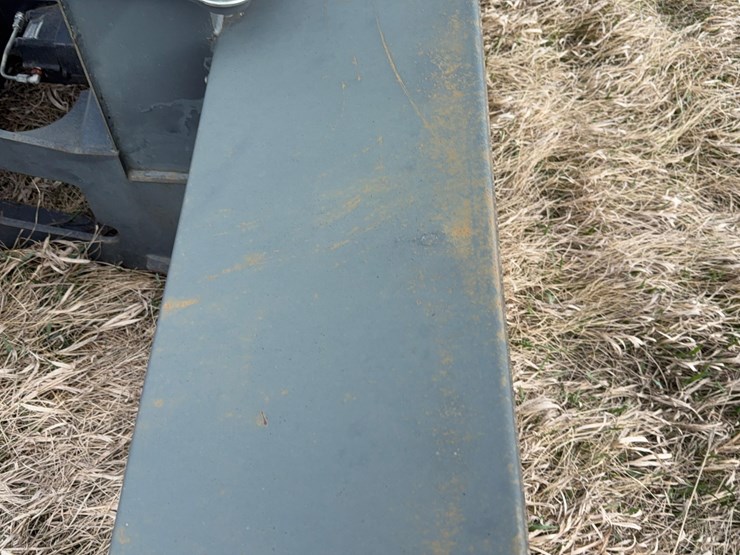 2021-bobcat-sb200-snowblower-image-8