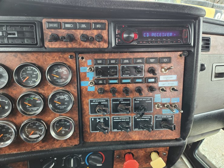 2006-kenworth-t800-image-52