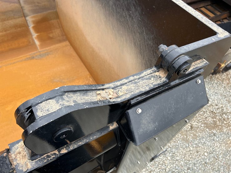 2005-peterbilt-357-image-22