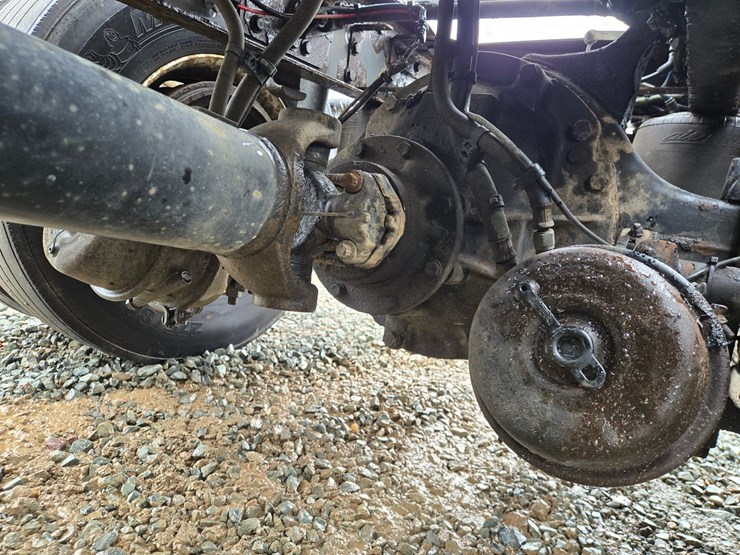 2016-freightliner-cascadia-125-image-36