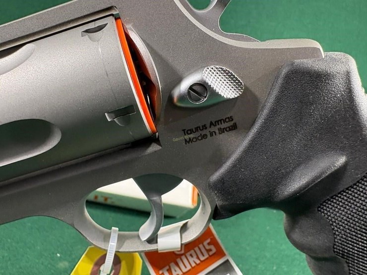 taurus-"the-judge"-45colt/410-ga-revolver-image-9