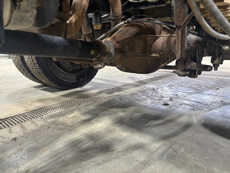 2022-ford-f550-sd-image-82