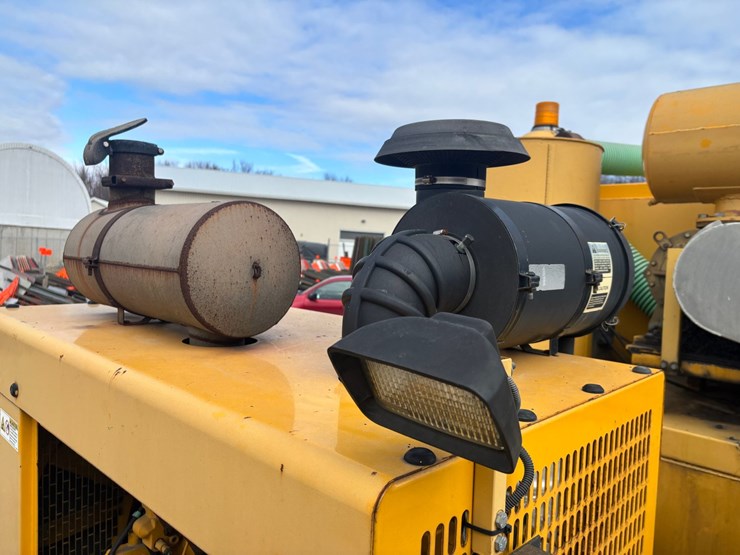 2005-gmc-t7500-image-64