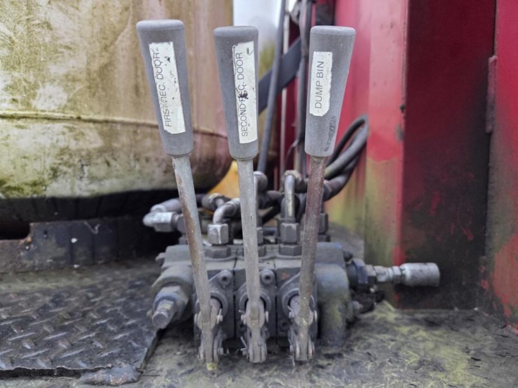 2013-international-durastar-4300-image-38