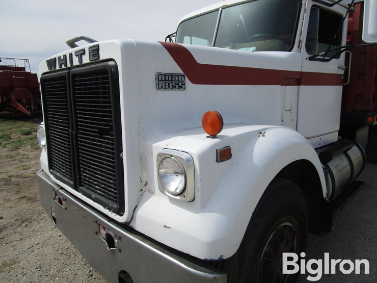 1977-white-road-boss-image-12