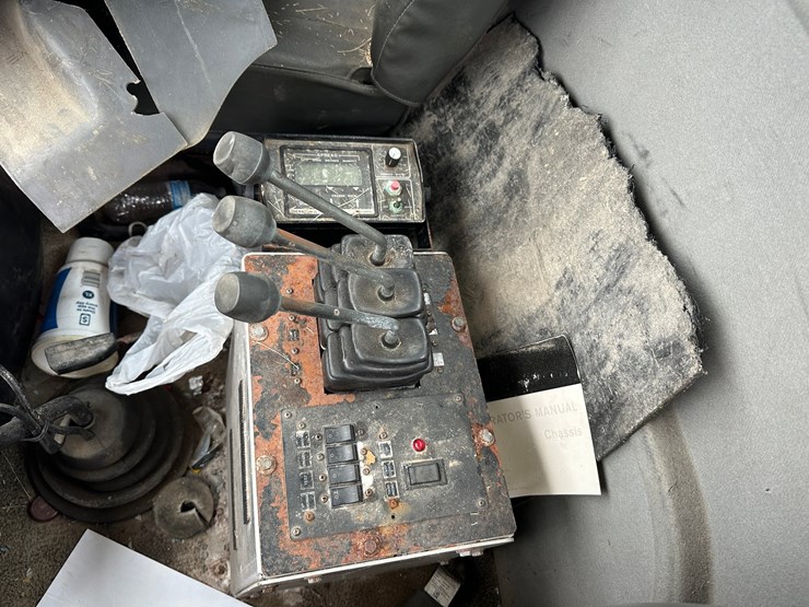 2007-international-7600-image-50