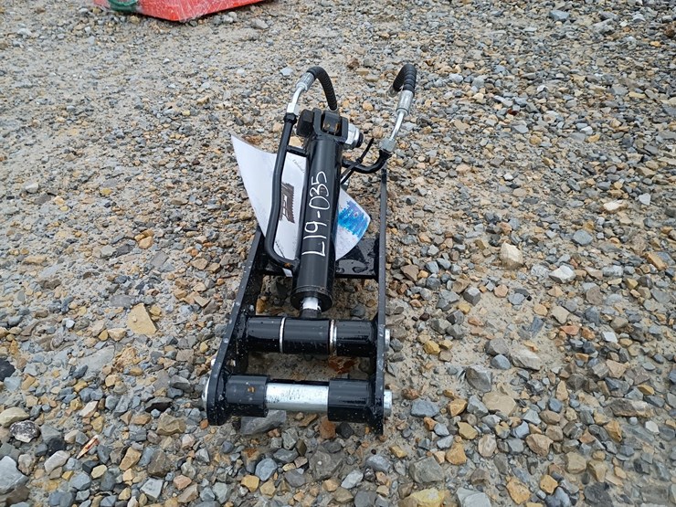 #l19-035-•-tpm-hydraulic-thumb-mini-excavator-attachment-image-3