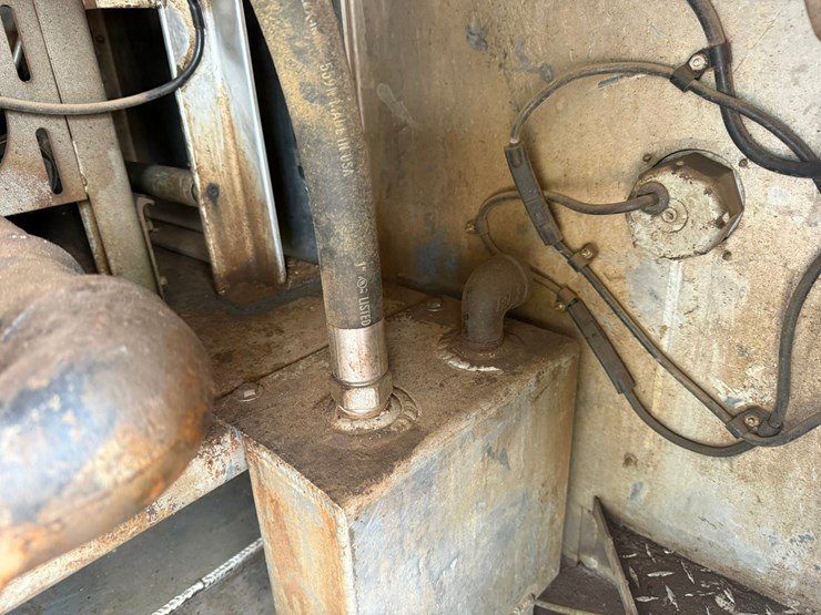 2012-international-7400-image-42