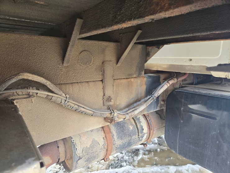 2001-massey-ferguson-8-image-36