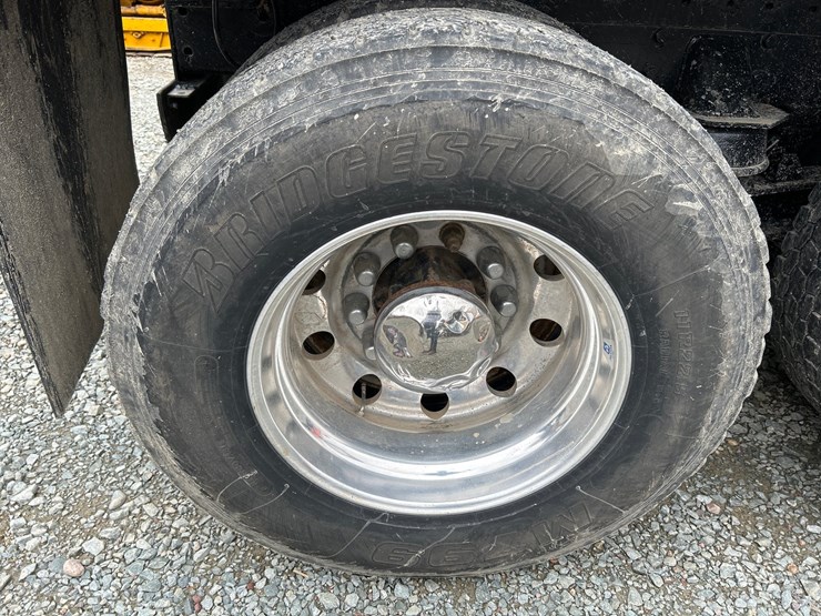 2005-peterbilt-357-image-98