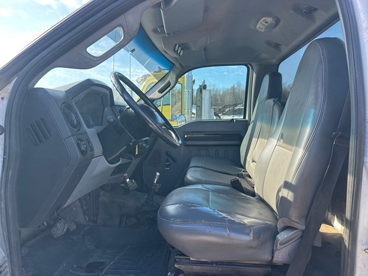 2012-ford-f650-image-24