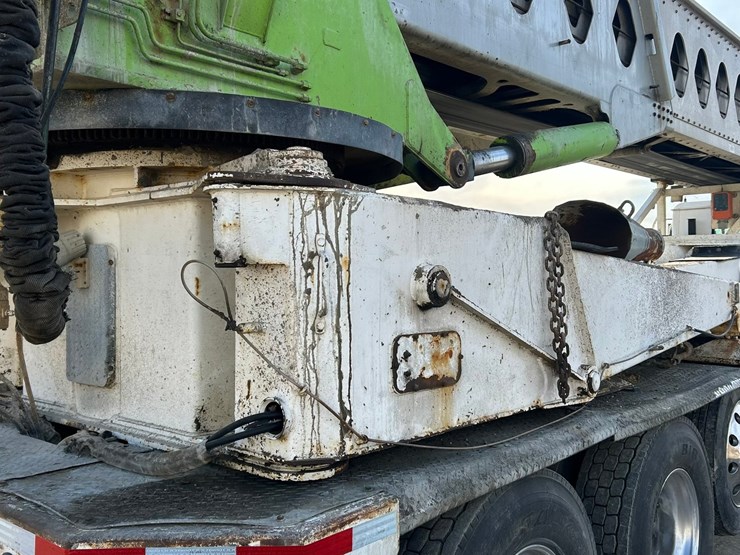 #2237-•-2006-mack-tri-axle-concrete-placement-truck-image-14