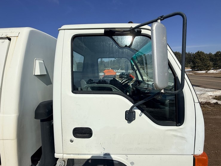 2002-isuzu-npr-image-16