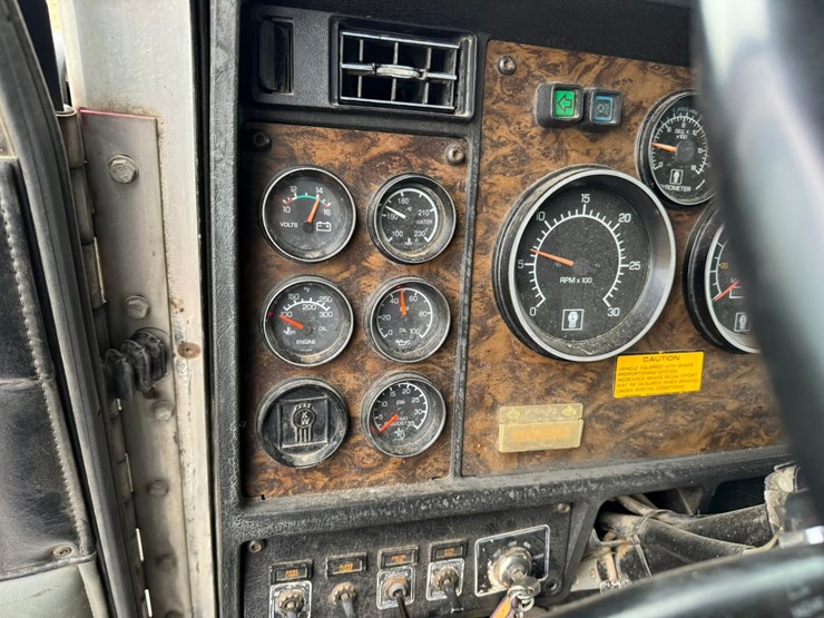 1995-kenworth-t600-image-49