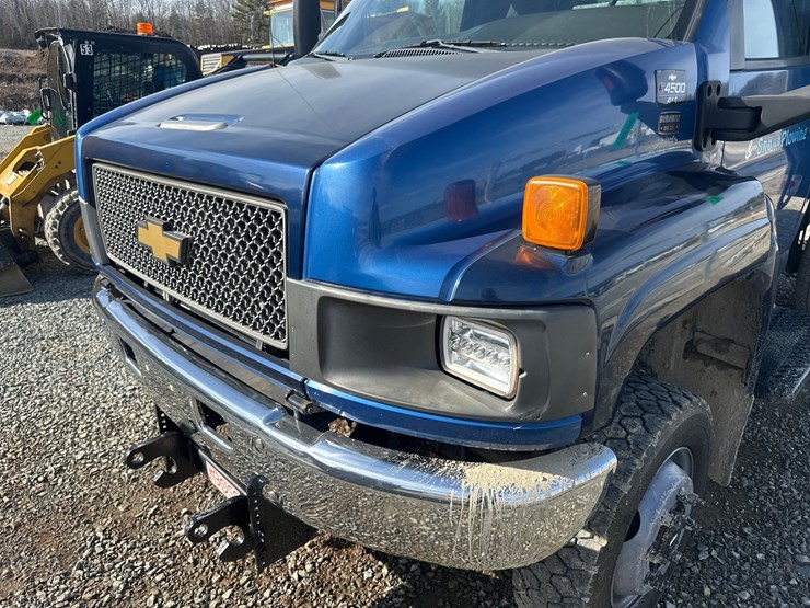 2005-massey-ferguson-8-image-9