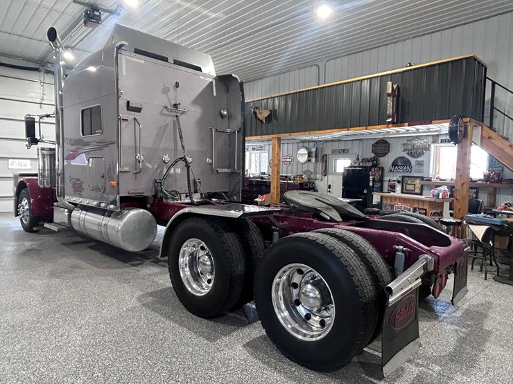 2007-peterbilt-379-image-3