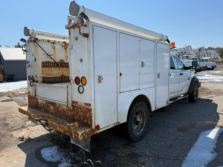 #1065-•-2013-ram-5500-heavy-duty-service-truck-image-5