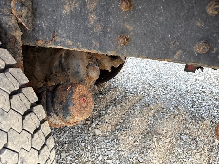 1990-massey-ferguson-8-image-41