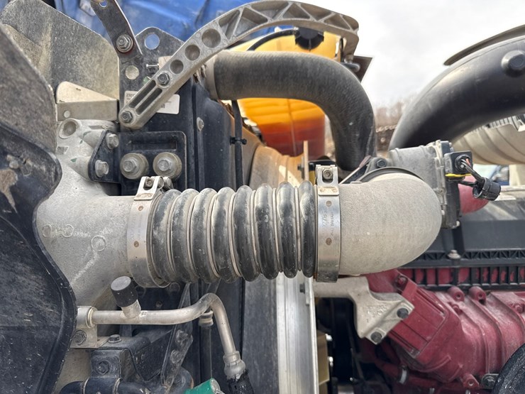 2019-massey-ferguson-8-image-14