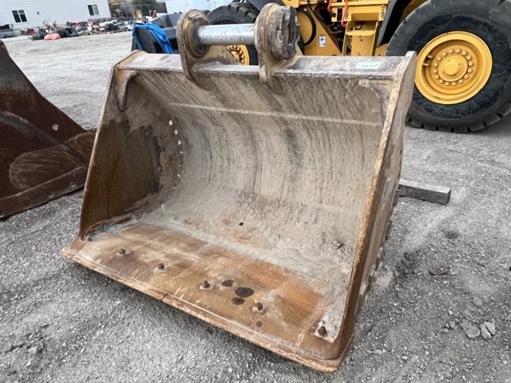 cat-72"-muck-bucket-image-1