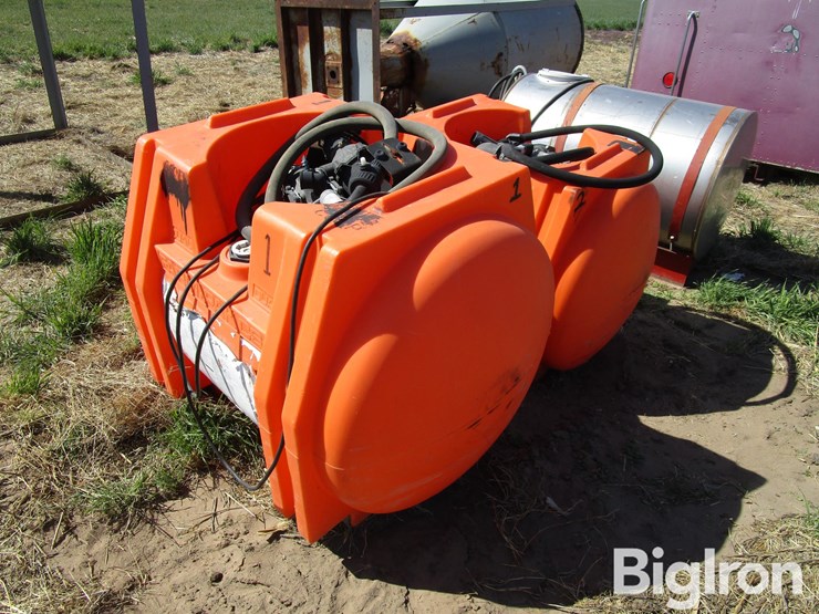 poly-liquid-totes-w/pumps-image-3