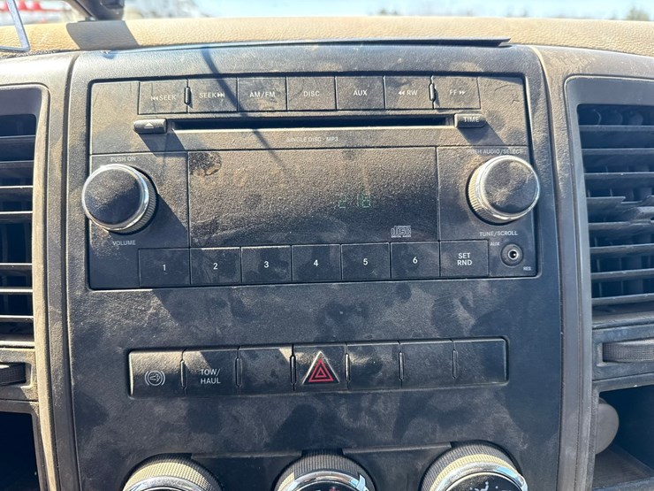 #1065-•-2013-ram-5500-heavy-duty-service-truck-image-27