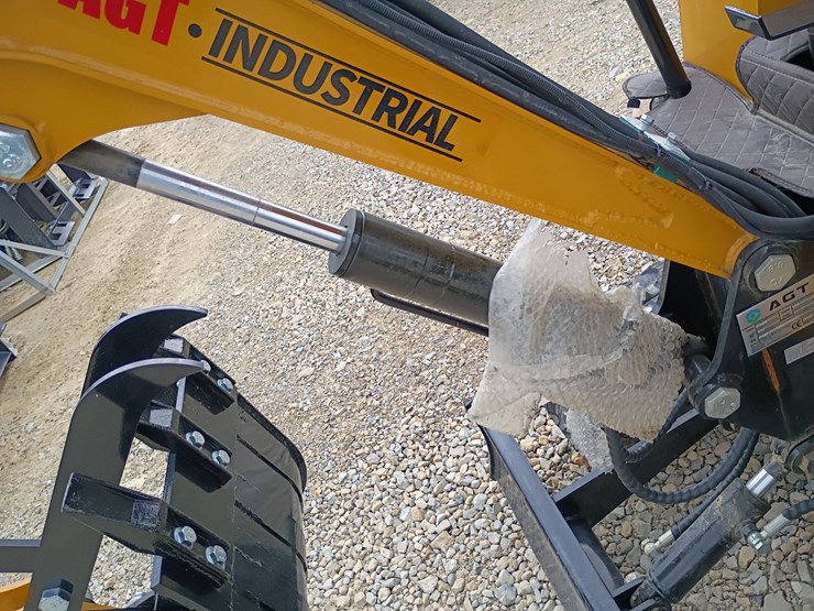 #23947-•-2025-agt-h15r-mini-excavator-image-25