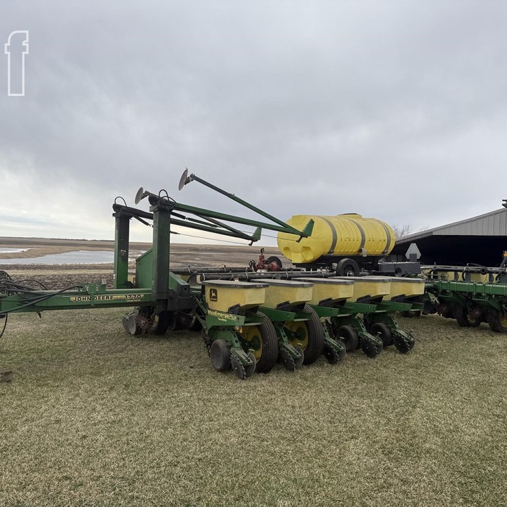 1997 JOHN DEERE 1770