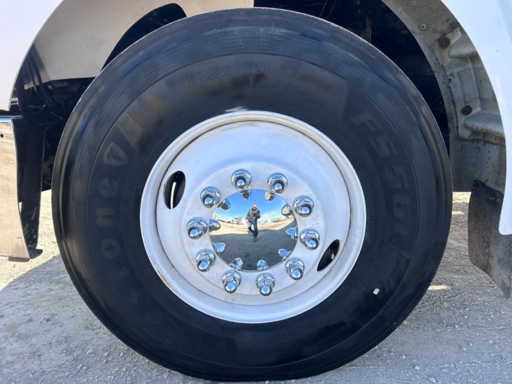 #1679-•-2004-kenworth-flatbed-truck-image-53