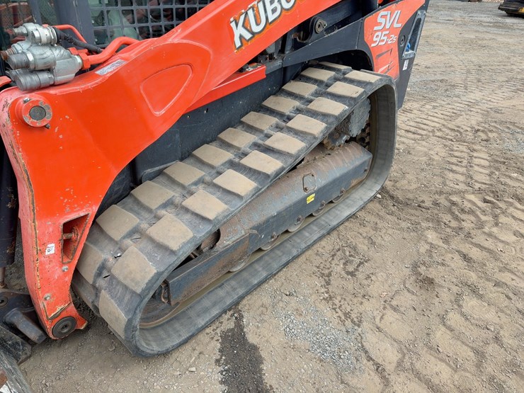 2020-kubota-svl95-2s-image-17
