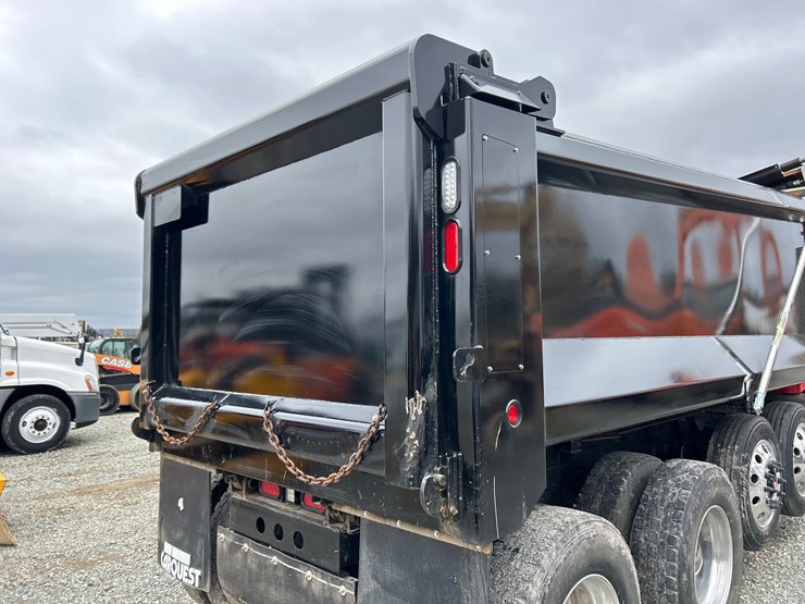 2005-peterbilt-357-image-17