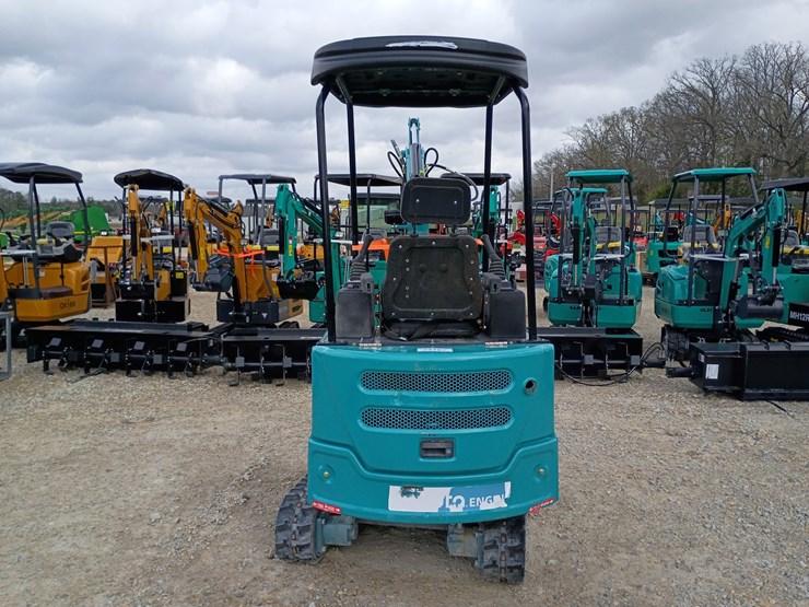 #24167-•-2025-diesel-digmaster-dm200-mini-excavator-image-3