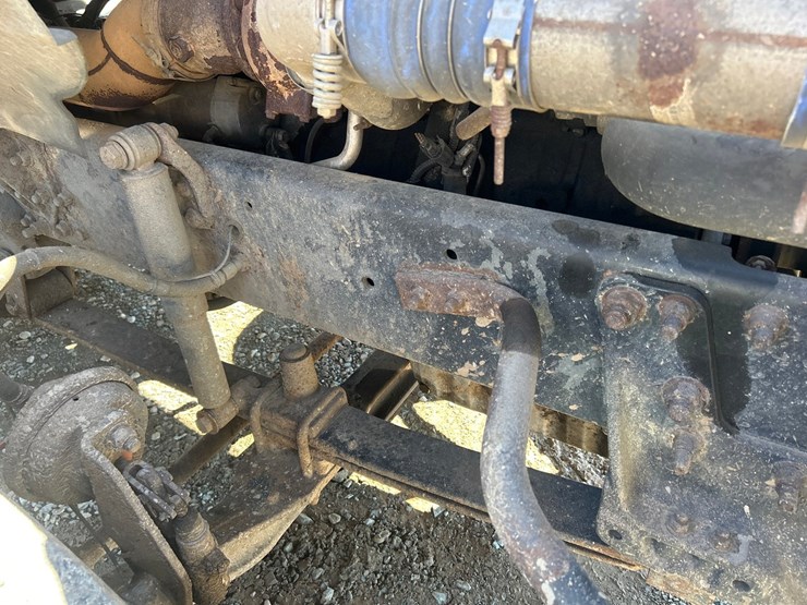 2005-massey-ferguson-8-image-31