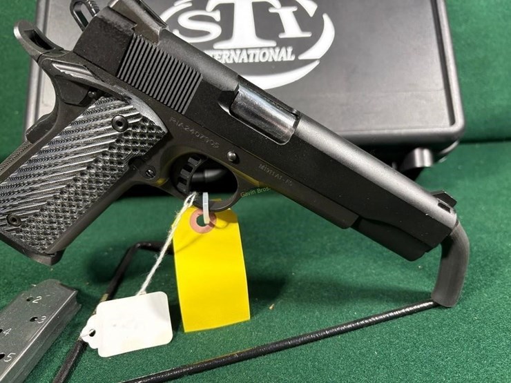 rock-island-armory-45-acp-pistol-image-4