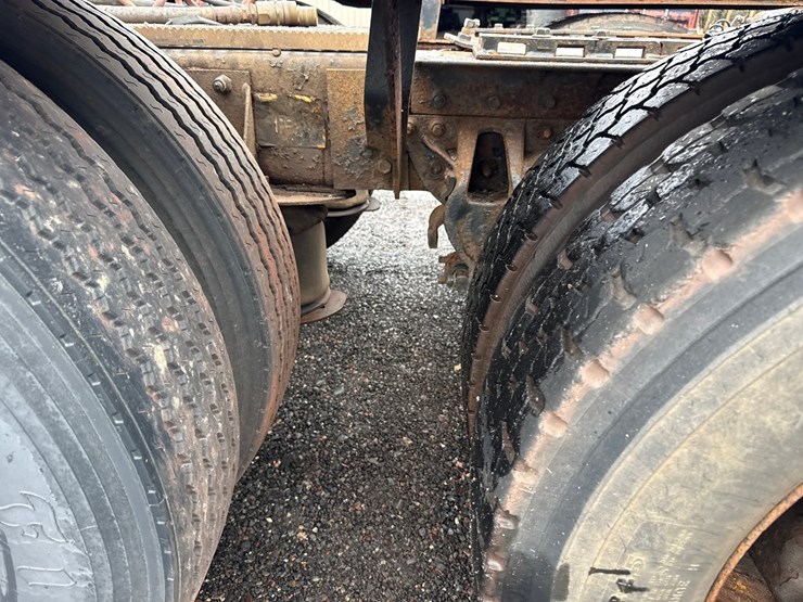 1996-mack-ch613-image-62