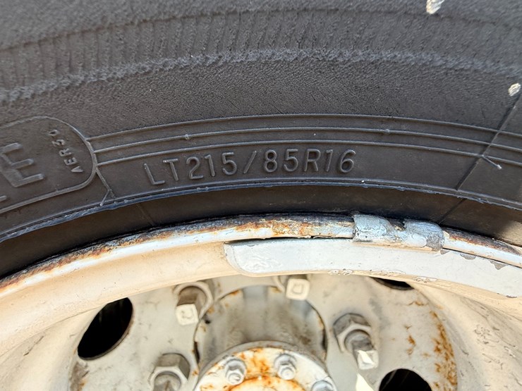 2004-isuzu-npr-image-59