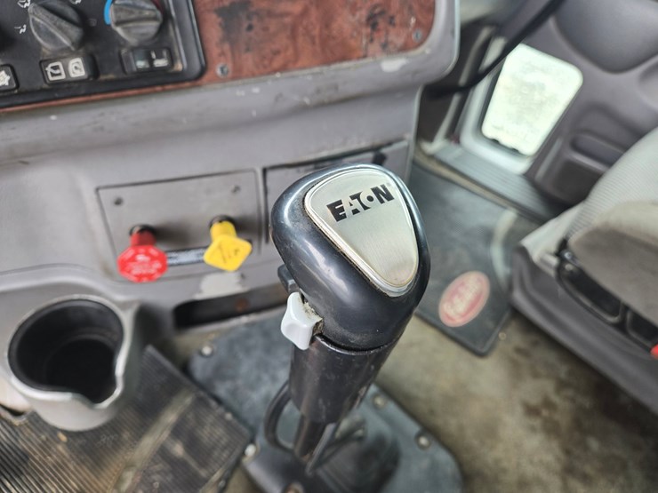 2007-peterbilt-387-image-84