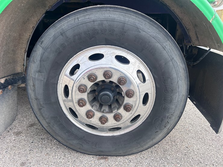 1999-peterbilt-379-image-90