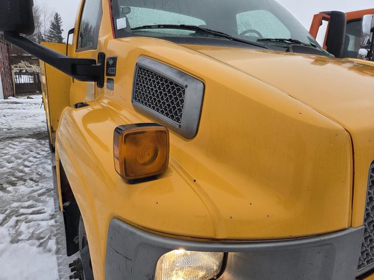 2005-massey-ferguson-8-image-11