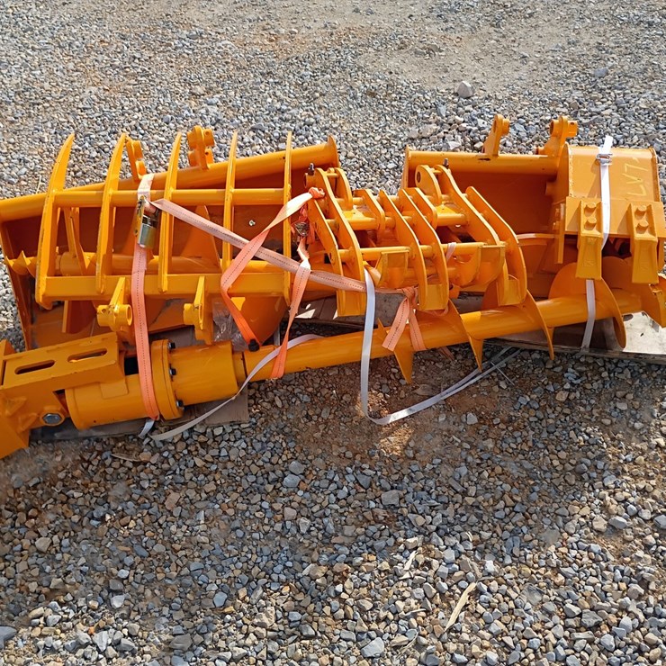 #23921 • Excavator Attachment Set